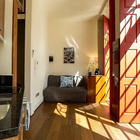 Flores Lofts *