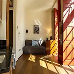 Flores Lofts *